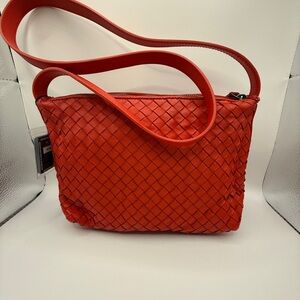 Bottega Veneta Intrecciato Shoulder Bag - Red Orange